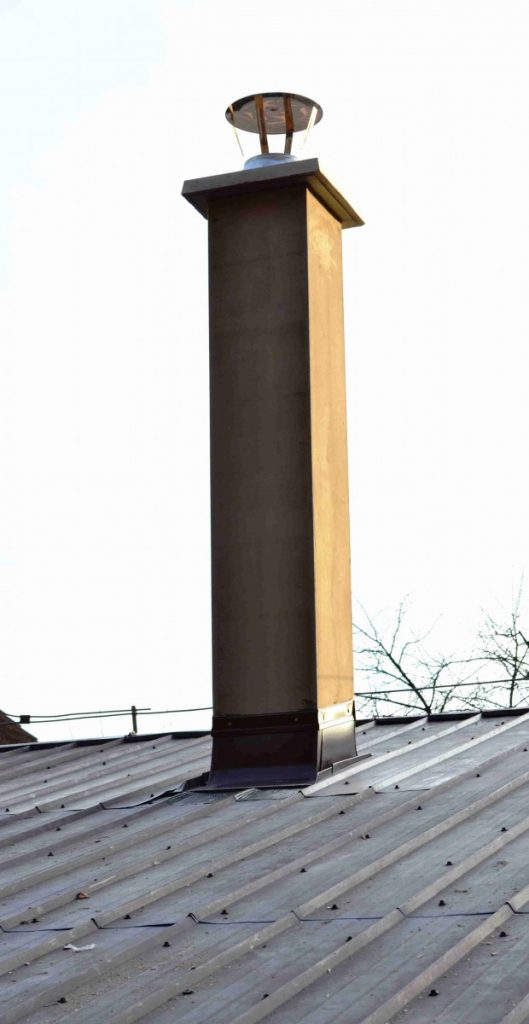 lemovanie_komina_OKS-A1_LPL Pz RAL8017lesk_trapezova_krytina_01